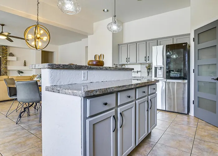 Private Pool + Yard: Getaway! Holiday home Gold Canyon