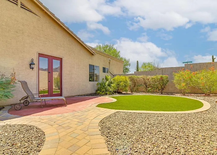Private Pool + Yard: Getaway! Holiday home